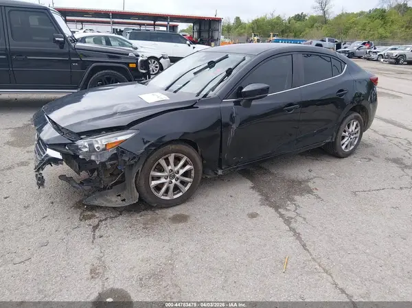 3MZBN1U71JM232027 2018 MAZDA 3 - Image 2