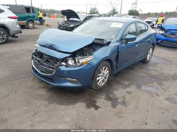 3MZBN1U71JM253394 2018 MAZDA 3 - Image 2