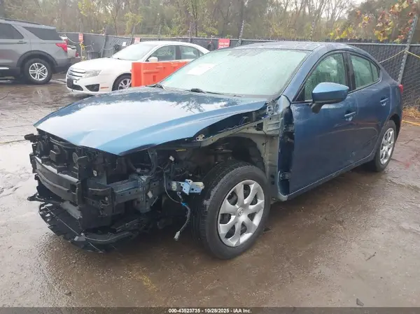 3MZBN1U72HM102705 2017 MAZDA 3 - Image 2
