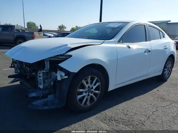 3MZBN1U72HM153976 2017 MAZDA 3 - Image 2