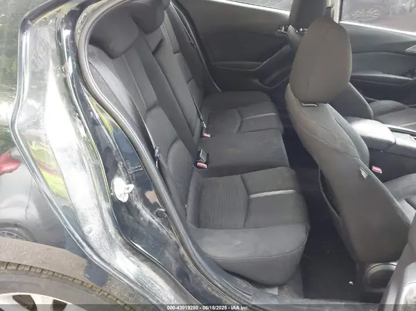 3MZBN1U72JM185574 2018 MAZDA 3 - Image 8