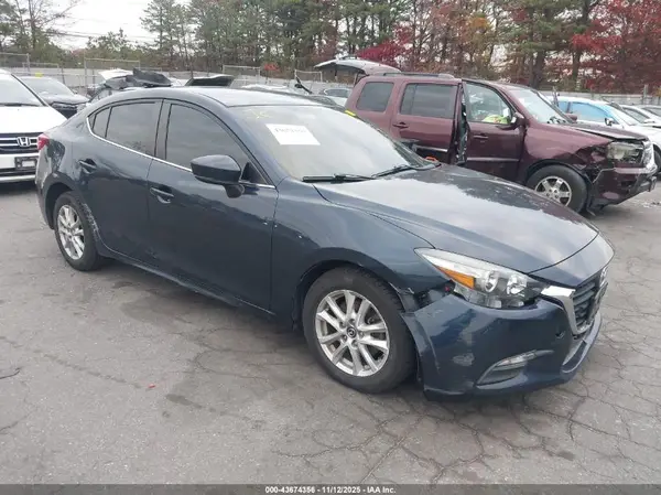 3MZBN1U72JM187745 2018 MAZDA 3 - Image 1