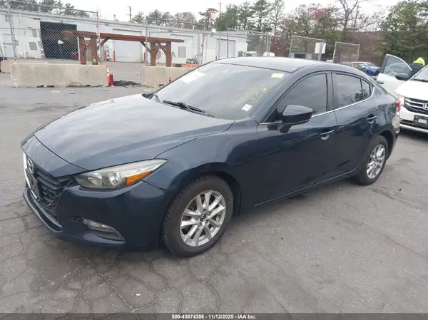3MZBN1U72JM187745 2018 MAZDA 3 - Image 2