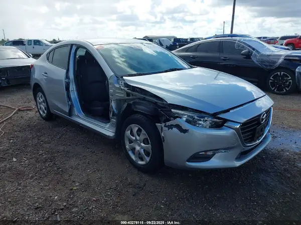3MZBN1U72JM197661 2018 MAZDA 3 - Image 1
