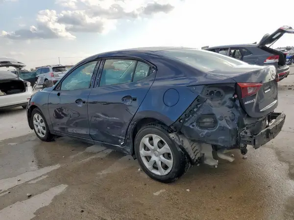 3MZBN1U72JM209999 2018 MAZDA 3 - Image 2