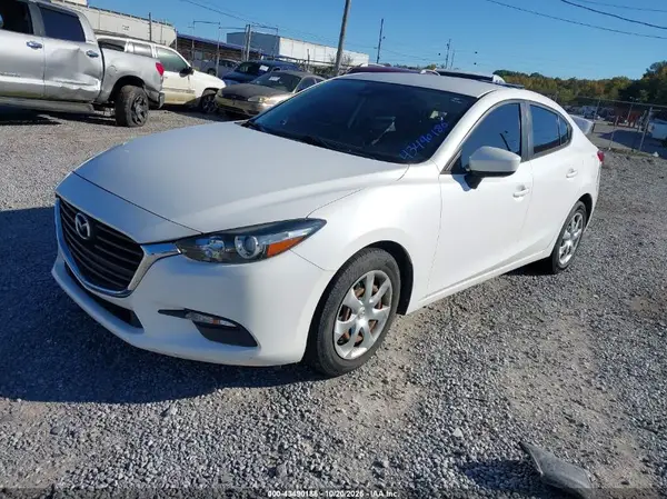 3MZBN1U72JM228164 2018 MAZDA 3 - Image 2