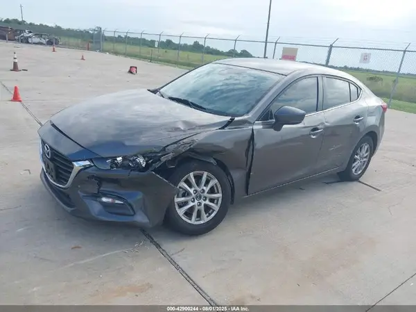 3MZBN1U72JM229850 2018 MAZDA 3 - Image 2