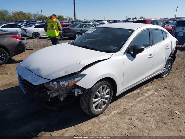 3MZBN1U72JM231176 2018 MAZDA 3 - Image 2