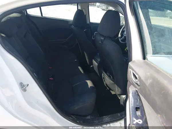 3MZBN1U72JM231176 2018 MAZDA 3 - Image 8