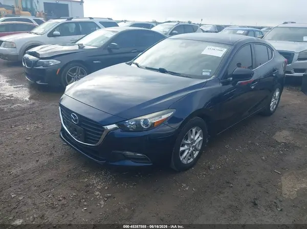 3MZBN1U72JM232134 2018 MAZDA 3 - Image 2