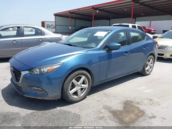 3MZBN1U72JM233820 2018 MAZDA 3 - Image 2