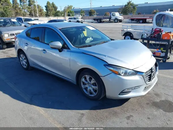 3MZBN1U72JM234045 2018 MAZDA 3 - Image 1