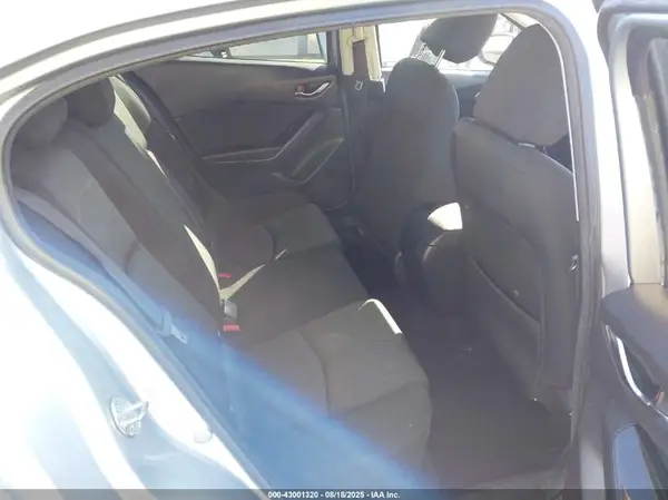 3MZBN1U72JM234045 2018 MAZDA 3 - Image 8