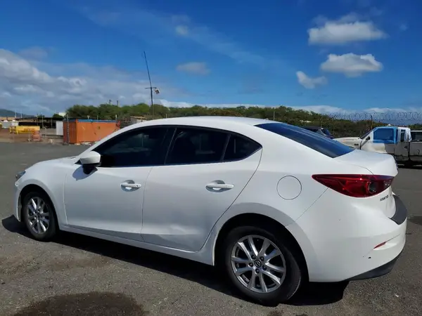 3MZBN1U72JM237558 2018 MAZDA 3 - Image 2