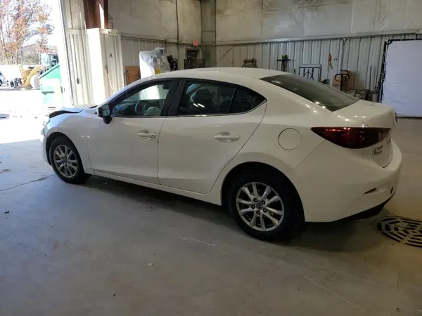 3MZBN1U72JM266266 2018 MAZDA 3 - Image 2