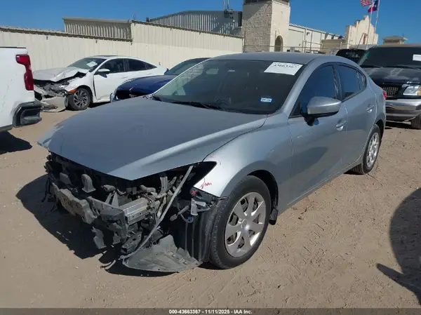 3MZBN1U73HM157681 2017 MAZDA 3 - Image 2