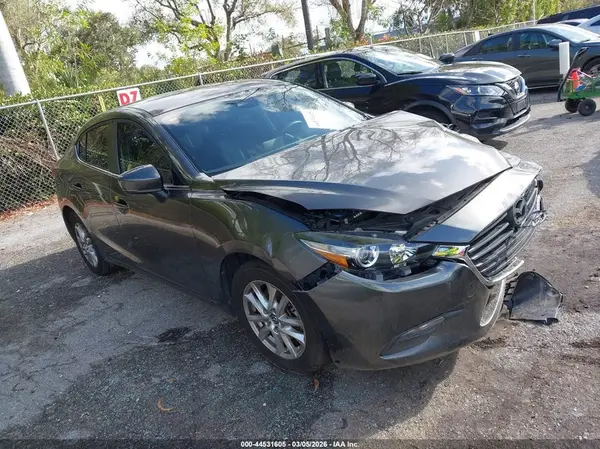 3MZBN1U73JM196924 2018 MAZDA 3 - Image 1