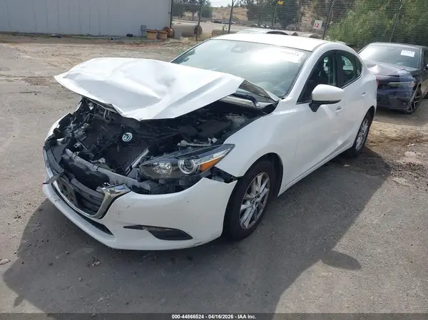 3MZBN1U73JM197961 2018 MAZDA 3 - Image 2