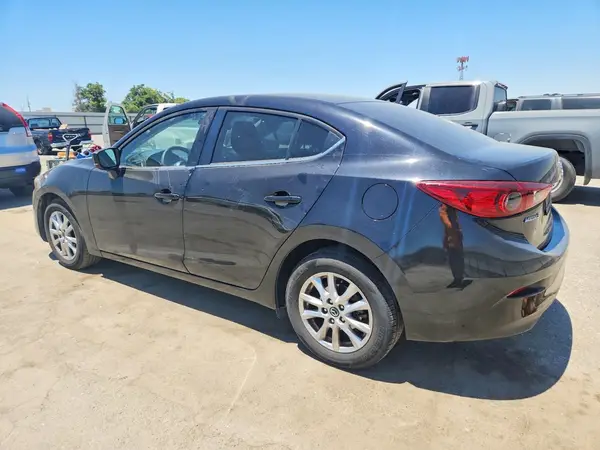 3MZBN1U73JM197975 2018 MAZDA 3 - Image 2
