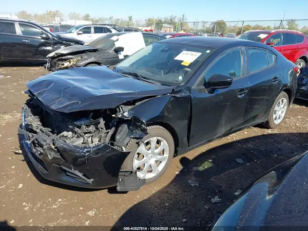 3MZBN1U73JM210532 2018 MAZDA 3 - Image 2