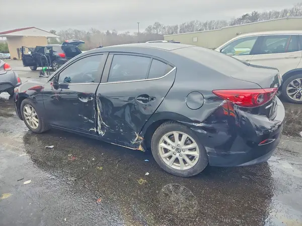3MZBN1U73JM212054 2018 MAZDA 3 - Image 2