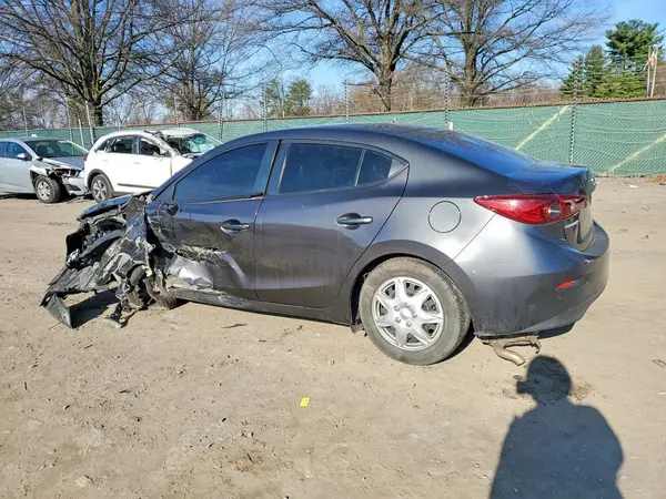 3MZBN1U73JM224527 2018 MAZDA 3 - Image 2