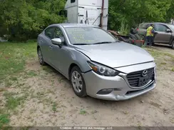 3MZBN1U73JM227931 2018 MAZDA 3