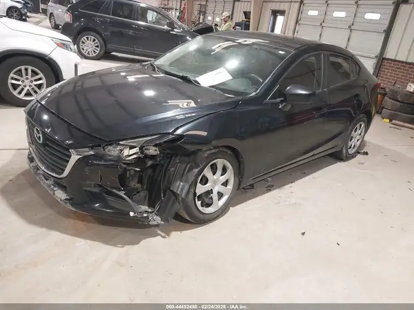 3MZBN1U73JM229842 2018 MAZDA 3 - Image 2