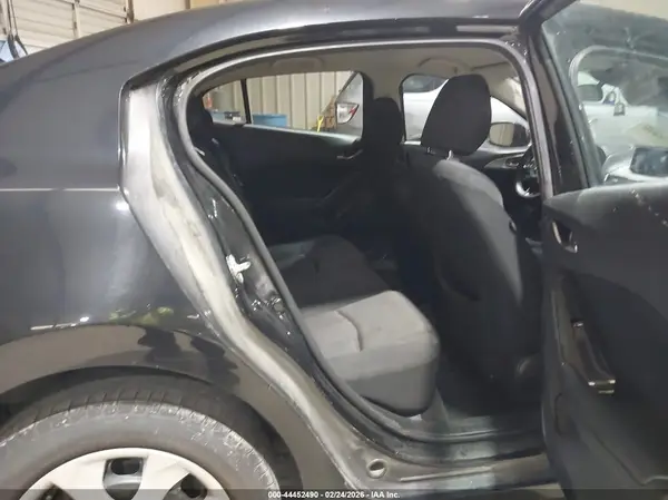 3MZBN1U73JM229842 2018 MAZDA 3 - Image 8