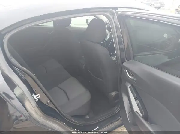 3MZBN1U73JM264509 2018 MAZDA 3 - Image 8