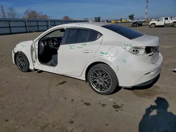 3MZBN1U74HM135785 2017 MAZDA 3 - Image 2
