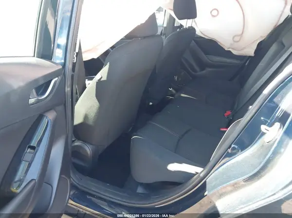 3MZBN1U74JM171482 2018 MAZDA 3 - Image 8
