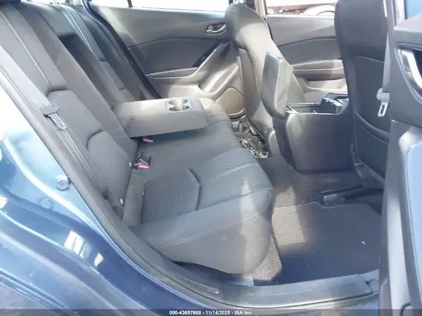 3MZBN1U74JM180800 2018 MAZDA 3 - Image 8