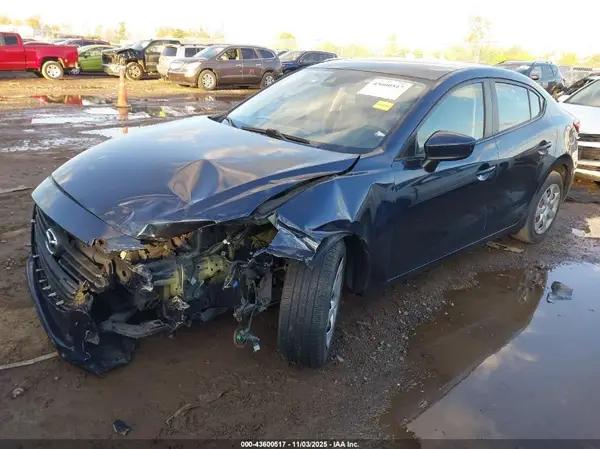 3MZBN1U74JM211270 2018 MAZDA 3 - Image 2