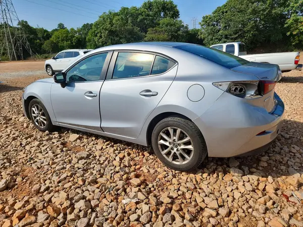 3MZBN1U74JM214556 2018 MAZDA 3 - Image 2