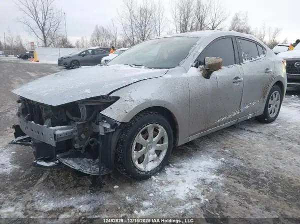 3MZBN1U74JM231003 2018 MAZDA 3 - Image 2