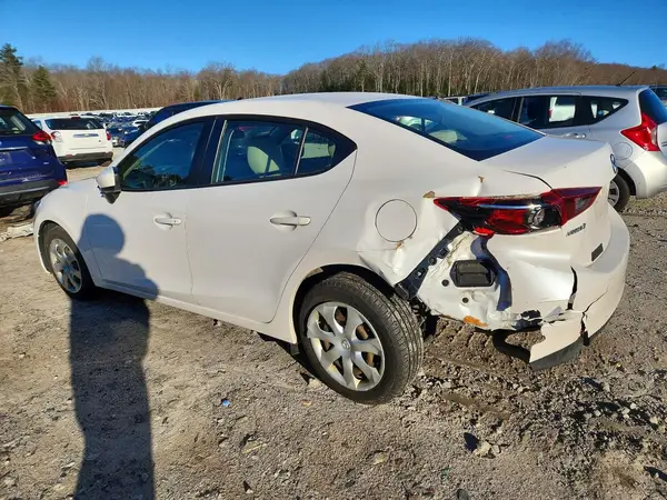 3MZBN1U74JM232460 2018 MAZDA 3 - Image 2