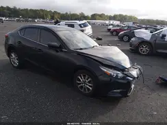 3MZBN1U74JM268942 2018 MAZDA 3