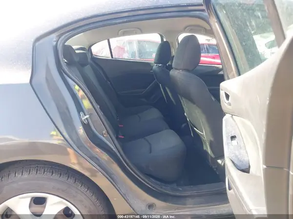 3MZBN1U75HM103332 2017 MAZDA 3 - Image 8