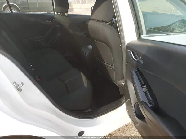 3MZBN1U75HM103850 2017 MAZDA 3 - Image 8