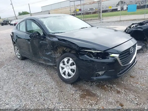 3MZBN1U75HM157570 2017 MAZDA 3 - Image 1
