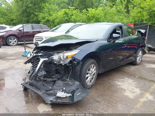 3MZBN1U75JM171443 2018 MAZDA 3 - Image 2