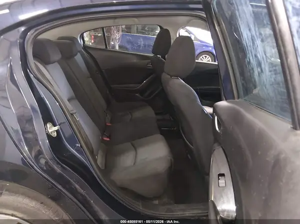 3MZBN1U75JM174133 2018 MAZDA 3 - Image 8