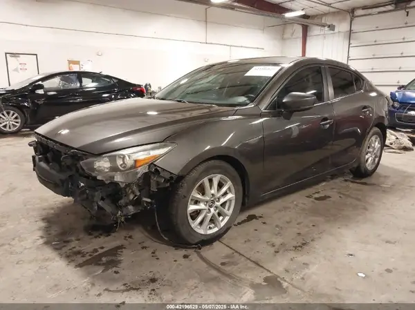 3MZBN1U75JM186184 2018 MAZDA 3 - Image 2
