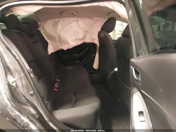 3MZBN1U75JM186184 2018 MAZDA 3 - Image 8