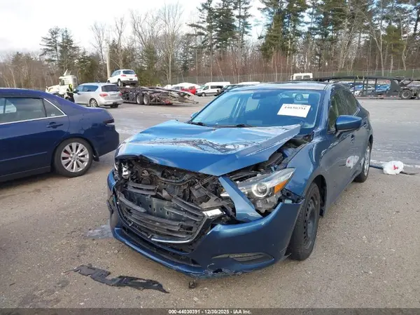 3MZBN1U75JM189604 2018 MAZDA 3 - Image 2