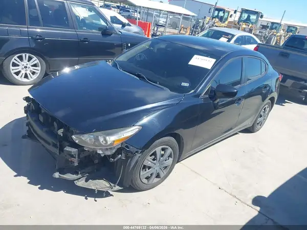 3MZBN1U75JM209091 2018 MAZDA 3 - Image 2