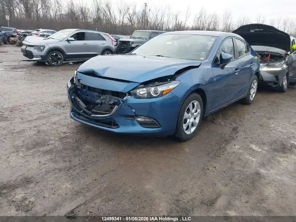 3MZBN1U75JM222732 2018 MAZDA 3 - Image 2