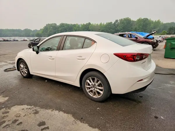 3MZBN1U75JM222942 2018 MAZDA 3 - Image 2
