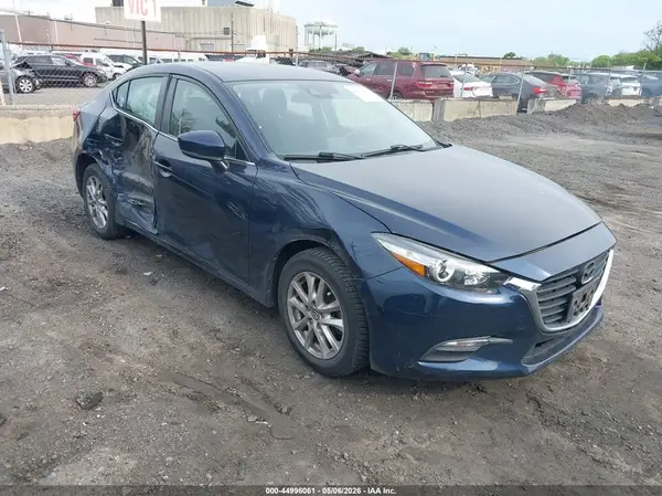 3MZBN1U75JM223606 2018 MAZDA 3 - Image 1